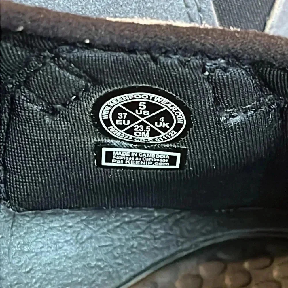 KEEN Kids' Black and Gray Sandals - Picture 4 of 10